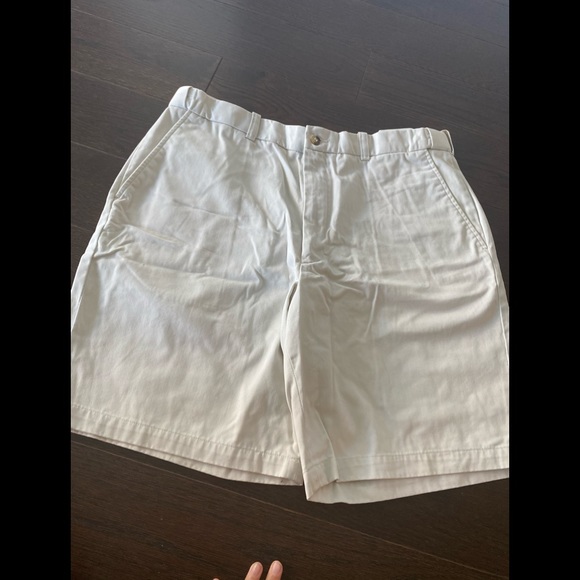 HAGGAR men’s XL size 38 khaki shorts - Picture 1 of 4